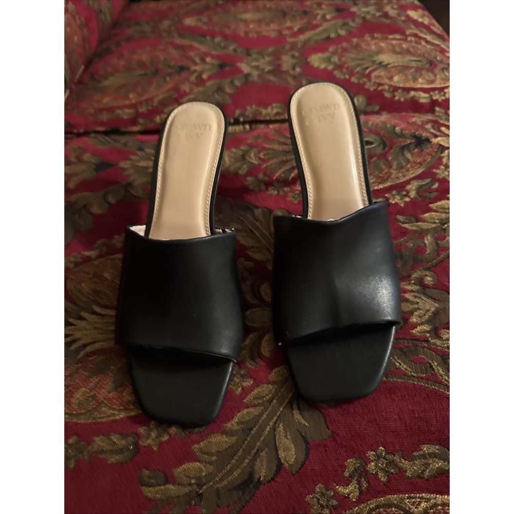 Women's Black Crown And IvyBrooke Kitten Heel Sandals Size9